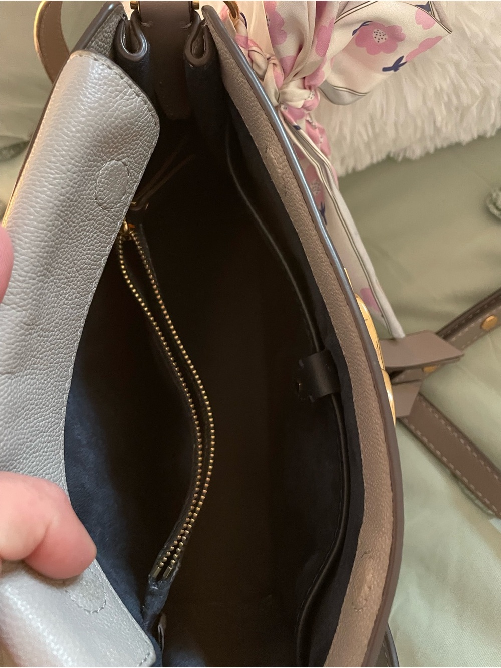 Kate Spade Toujours Medium Crossbody - Picture 5 of 5